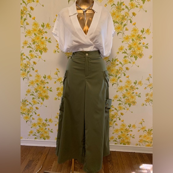 Elastic Waistband Cropped Shirt in White size M - Picture 7 of 10